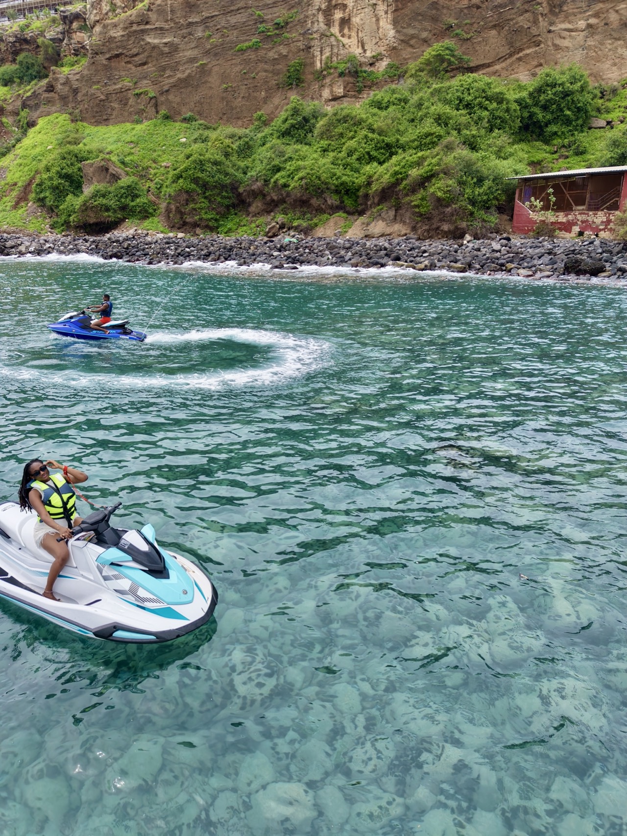 Jet ski en pleine vitesse